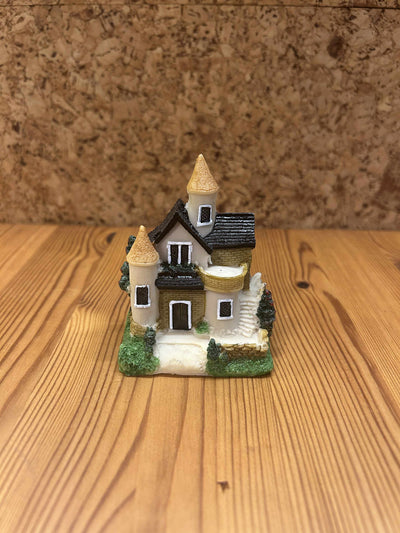 Miniature hus figur – dekorativt slot til samling og pynt